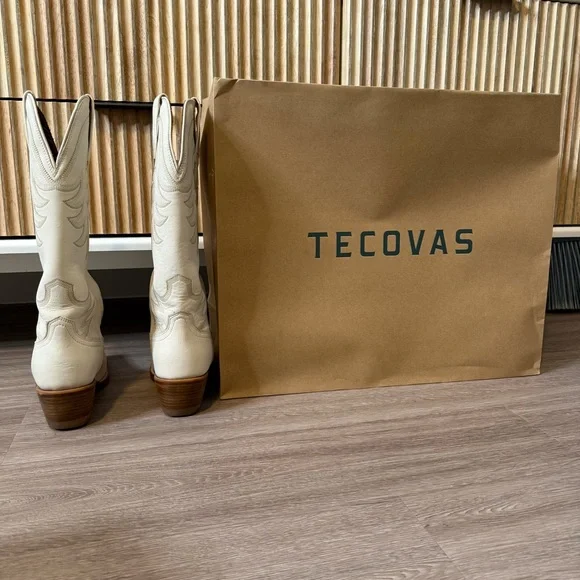 Tecovas Annie Bone Western Cowboy Boots - Picture 5 of 9